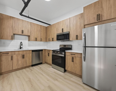 2156 W Arthur Avenue - Photo Thumbnail 1