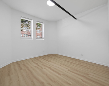 2156 W Arthur Avenue - Photo Thumbnail 6