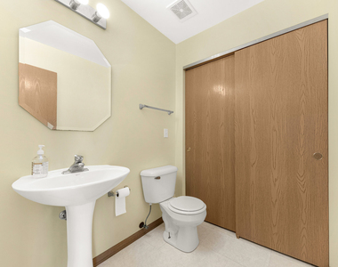 959 Ellsworth Drive - Photo Thumbnail 4