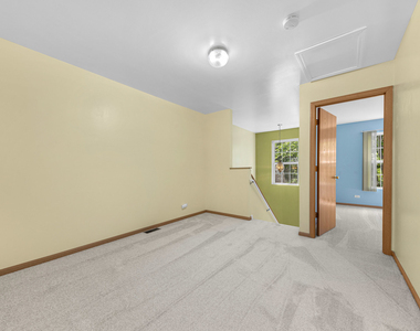 959 Ellsworth Drive - Photo Thumbnail 5