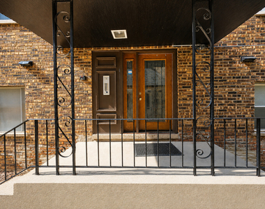 1124 Dunlop Avenue - Photo Thumbnail 3
