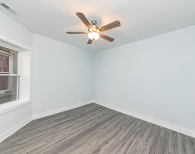 4616 N Monticello Avenue - Photo Thumbnail 5