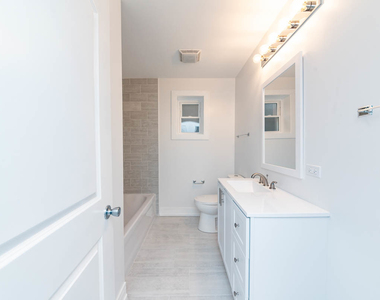 4616 N Monticello Avenue - Photo Thumbnail 9