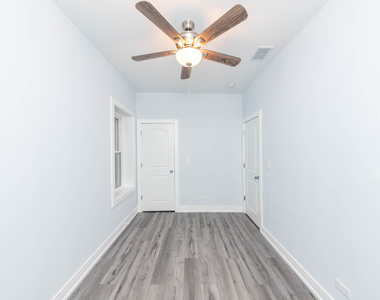 4616 N Monticello Avenue - Photo Thumbnail 8