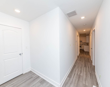 4616 N Monticello Avenue - Photo Thumbnail 3