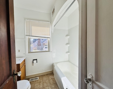 1195 27th Street - Photo Thumbnail 6