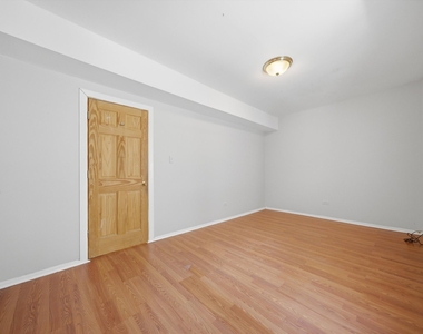 4541 N Western Avenue - Photo Thumbnail 22