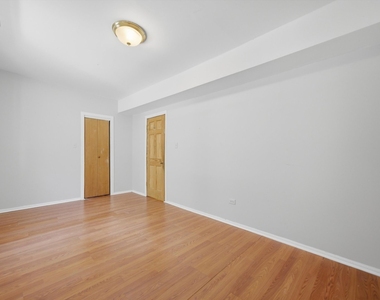 4541 N Western Avenue - Photo Thumbnail 23