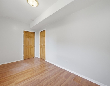 4541 N Western Avenue - Photo Thumbnail 20