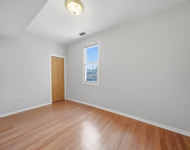 4541 N Western Avenue - Photo Thumbnail 19