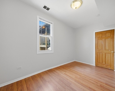 4541 N Western Avenue - Photo Thumbnail 21