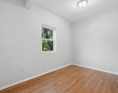 4541 N Western Avenue - Photo Thumbnail 12