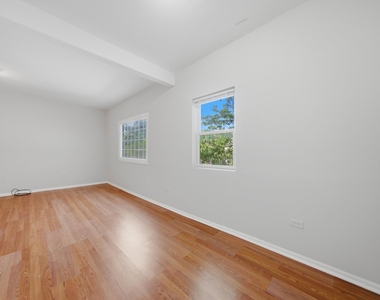 4541 N Western Avenue - Photo Thumbnail 10
