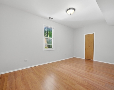 4541 N Western Avenue - Photo Thumbnail 16