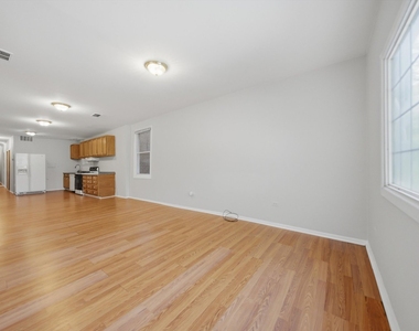 4541 N Western Avenue - Photo Thumbnail 7