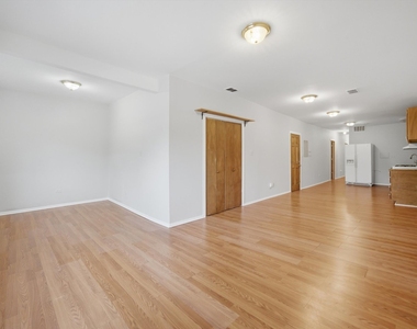 4541 N Western Avenue - Photo Thumbnail 1