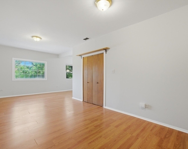 4541 N Western Avenue - Photo Thumbnail 13