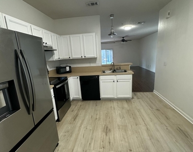 271 Leese Drive - Photo Thumbnail 10
