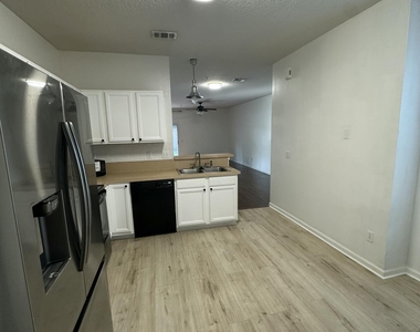 271 Leese Drive - Photo Thumbnail 9