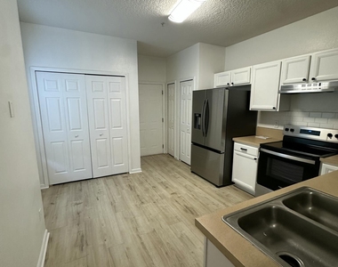271 Leese Drive - Photo Thumbnail 6