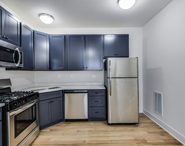 815 S Carpenter Street - Photo Thumbnail 4