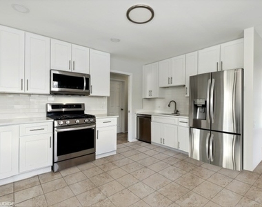 47 W Stone Avenue - Photo Thumbnail 3