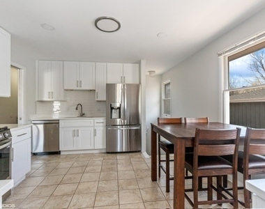 47 W Stone Avenue - Photo Thumbnail 4