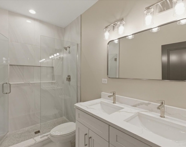 4932 S Champlain Avenue - Photo Thumbnail 11