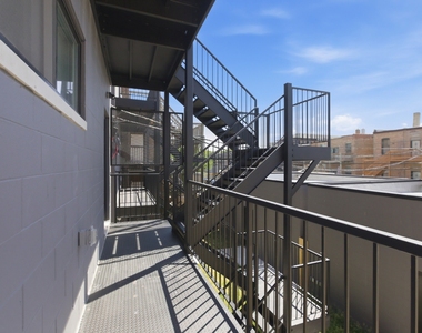 4932 S Champlain Avenue - Photo Thumbnail 18