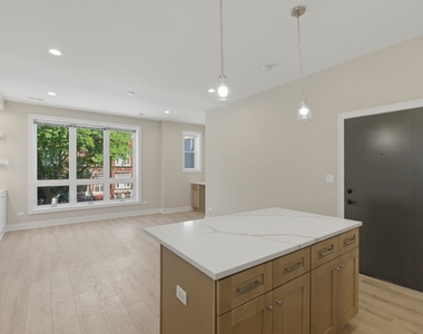 4932 S Champlain Avenue - Photo Thumbnail 7