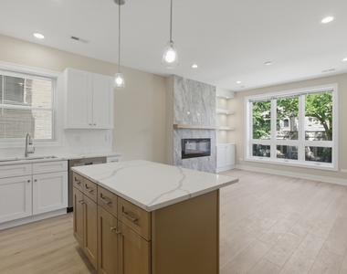4932 S Champlain Avenue - Photo Thumbnail 6