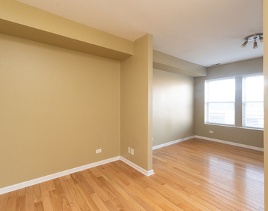 3103 W Lawrence Avenue - Photo Thumbnail 12