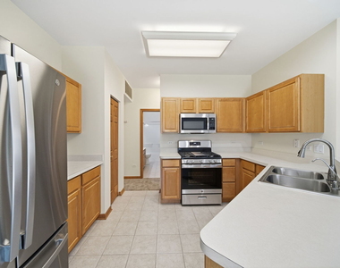 16340 Crescent Lake Drive - Photo Thumbnail 13