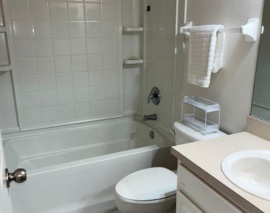 7104 Stonelion Circle - Photo Thumbnail 18