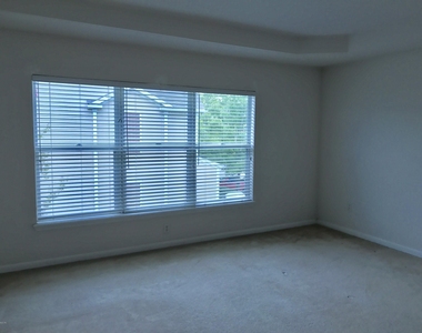 7104 Stonelion Circle - Photo Thumbnail 9