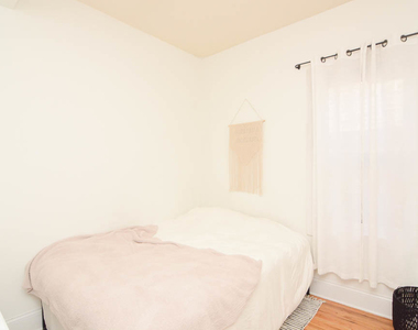1314 W Roscoe Street - Photo Thumbnail 8
