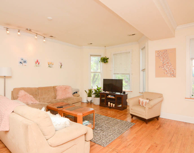 1314 W Roscoe Street - Photo Thumbnail 4