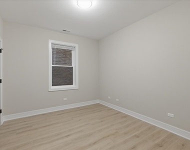 4932 S Champlain Avenue - Photo Thumbnail 13