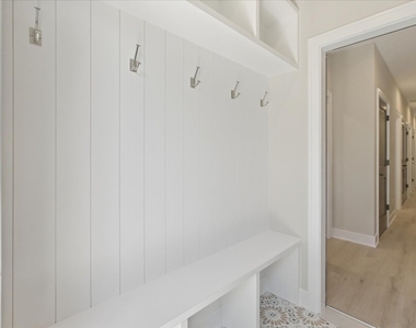 4932 S Champlain Avenue - Photo Thumbnail 15