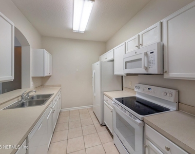 7990 Baymeadows Road E - Photo Thumbnail 3