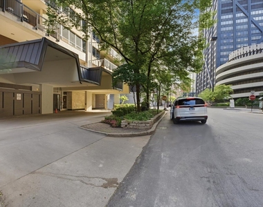 201 E Chestnut Street - Photo Thumbnail 2