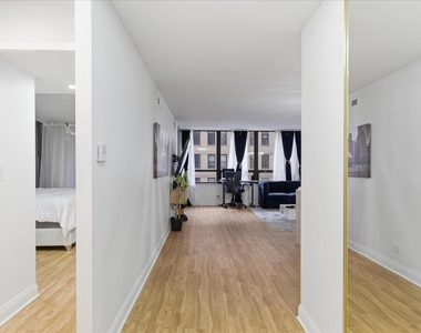 201 E Chestnut Street - Photo Thumbnail 5