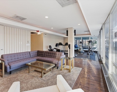 201 E Chestnut Street - Photo Thumbnail 21
