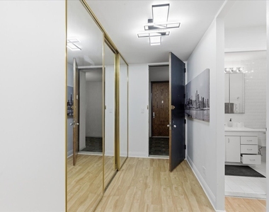 201 E Chestnut Street - Photo Thumbnail 4