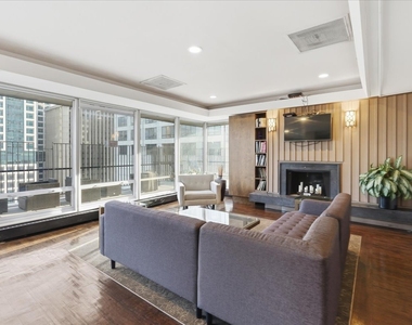 201 E Chestnut Street - Photo Thumbnail 19