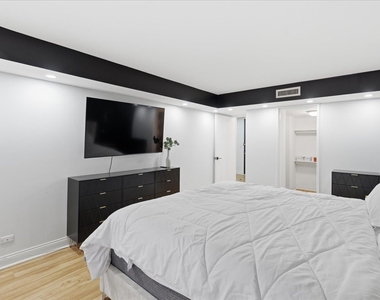 201 E Chestnut Street - Photo Thumbnail 8