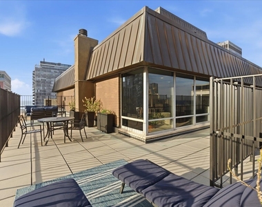 201 E Chestnut Street - Photo Thumbnail 25