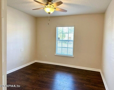 4930 Tiger Lily Lane - Photo Thumbnail 16