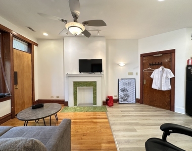 2821 W Shakespeare Avenue - Photo Thumbnail 10