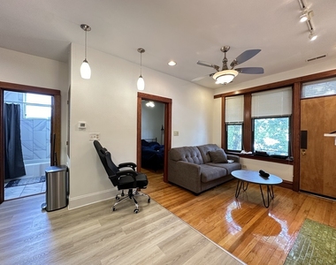 2821 W Shakespeare Avenue - Photo Thumbnail 7